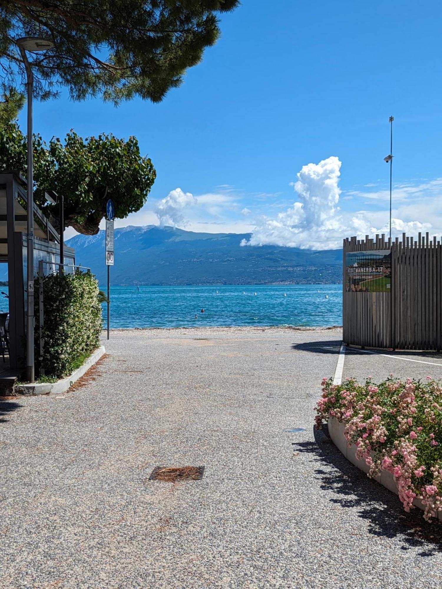 La Fenice Holiday Apartment Manerba del Garda Room photo